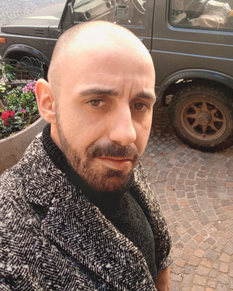 Copywriter, articolista, smm e scrittore