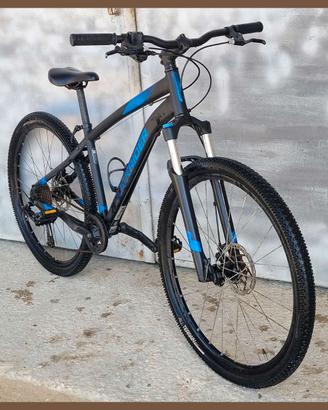 Mountain bike Rockrider ST120 a disco