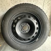 215/60 R16 Pneumatici invernali + cerchio compreso
