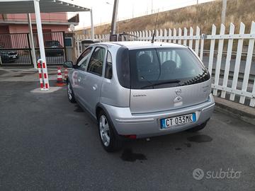 Opel corsa C 2005 1.3 cosmo