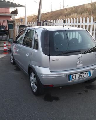 Opel corsa C 2005 1.3 cosmo