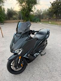 Tmax 530 DX