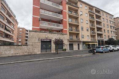 Aurelia - locale commerciale