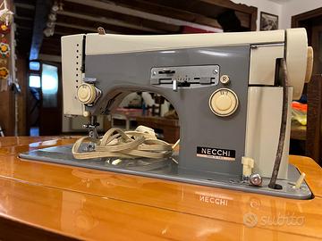 Macchina da cucire vintage