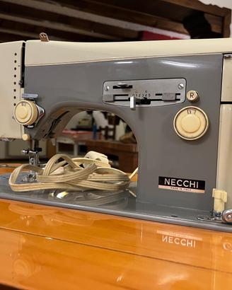 Macchina da cucire vintage