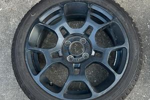 4 cerchi in lega Fiat da 16” con gomme 4 stagioni
