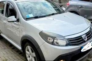 dacia Sandero stepway gpl 1.6 benzina 