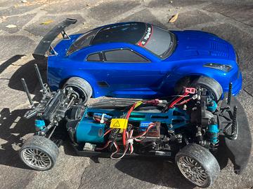 macchinina radiocomandata da drift .