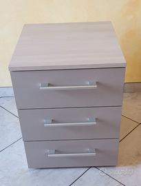 Comodino / Cassettiera 3 cassetti – stile moderno