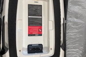 Tavola surf efoil elettrico Radinn