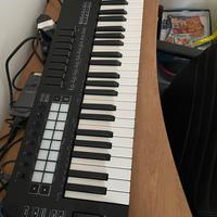 Tastierra midi 61 tasti launchkey