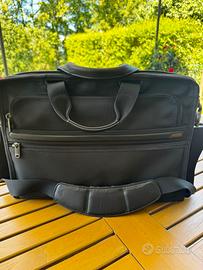 BORSA PER LAPTOP DA 15 IN SU MARCA TUMI