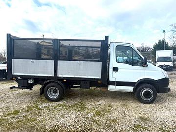 Iveco 70 con sovra sponde e sponda idraulica