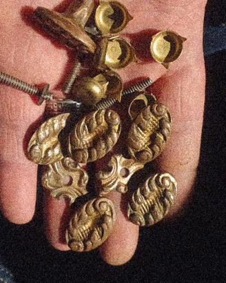 ornamenti e pomelli 