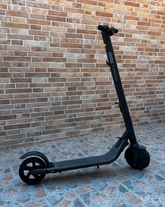 Monopattino Ninebot ES2