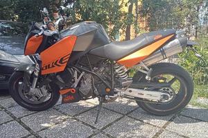 Moto KTM superduke
