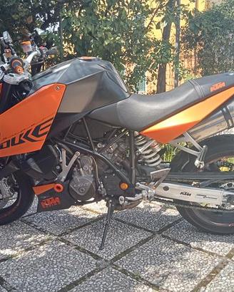 Moto KTM superduke