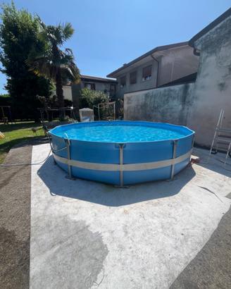 Piscina diametro 4.00 metri.