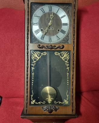 Orologio a pendolo antico