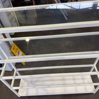 Credenza moderna in metallo e vetro