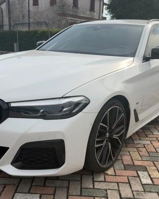 BMW 540 d Touring mhev 48V xdrive Msport