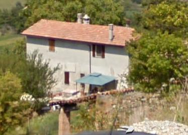 Villa 2 piani da ristrutturare con terreno