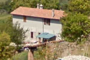 Villa 2 piani da ristrutturare con terreno