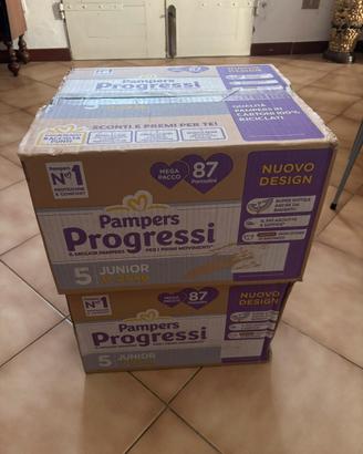 2 scatole Pannolini Pampers Progressi taglia 5