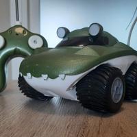 Macchina telecomandata anfibia coccodrillo