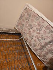 Rete singola con materasso 