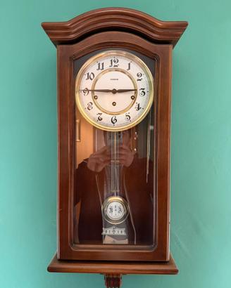 Orologio a pendolo meccanico