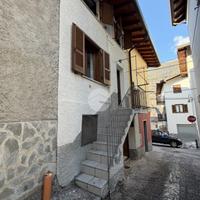 CASA SEMINDIPENDENTE A CORTENO GOLGI