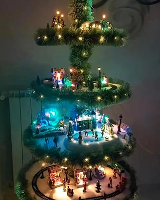 albero di natale con giostrine