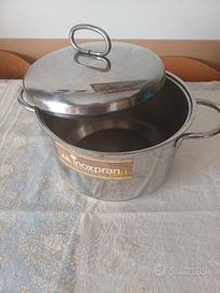 Pentola in acciaio con coperchio diametro 26 cm