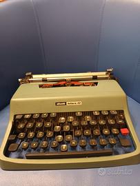 Macchina da scrivere Olivetti Lettera 32