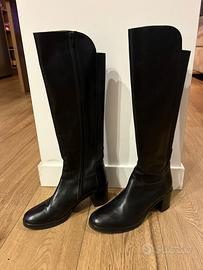 Stivali alti al ginocchio in ecopelle