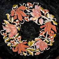Tavolo in mosaico di pietre dure semipreziose 