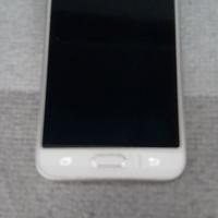 Samsung Galaxy J1 smartphone BIANCO