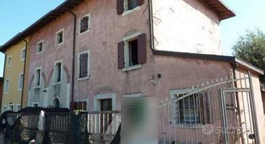 Porzione di casa a Nogarole Rocca (VR)