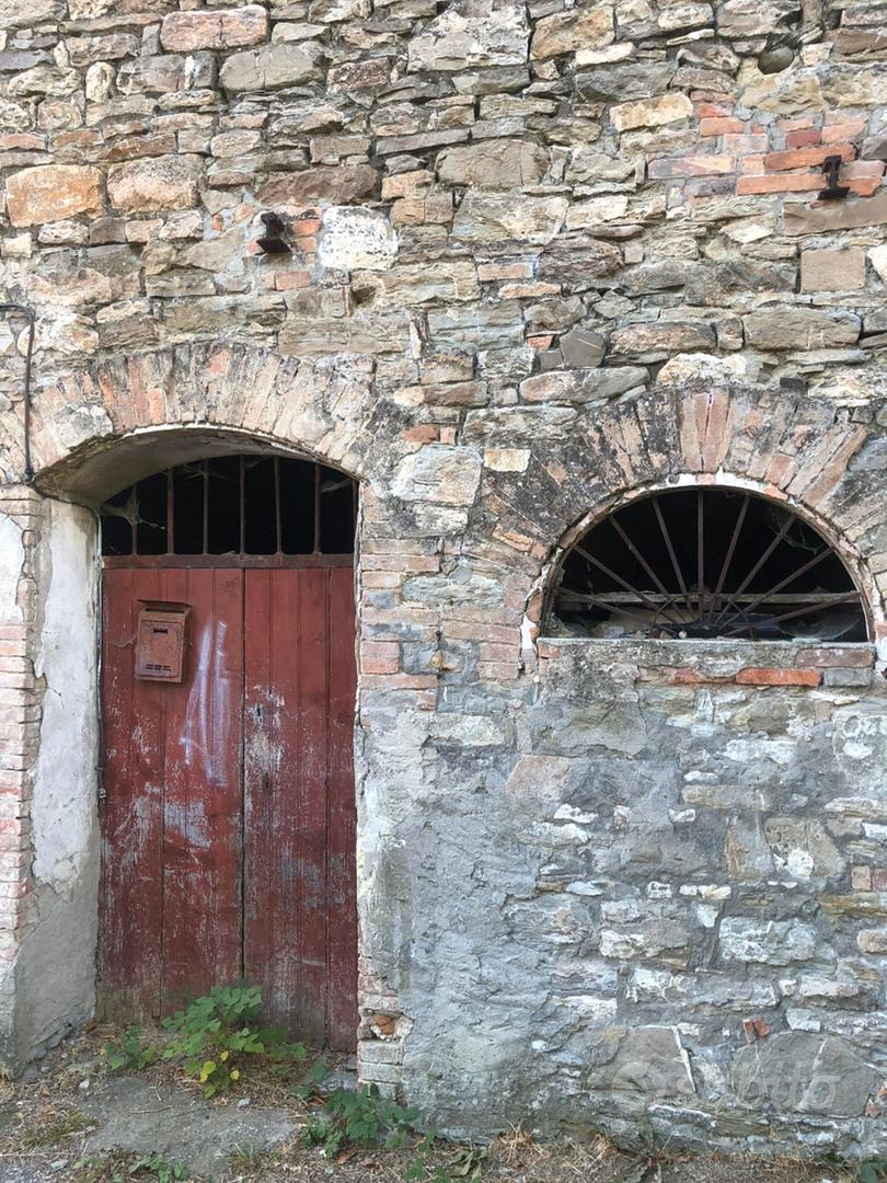 Rustico con terreno - Altro