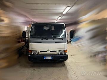 Nissan cabstar 3.0 ribaltabile trilaterale