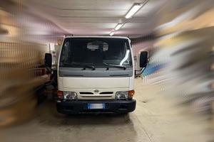 Nissan cabstar 3.0 ribaltabile trilaterale