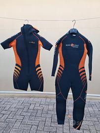 Muta subacquea  pinne con cinghiolo