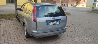 Ford Focus disponibile a benzina