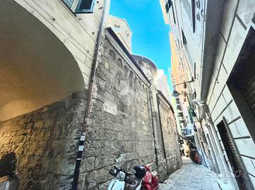 2 LOCALI A GENOVA