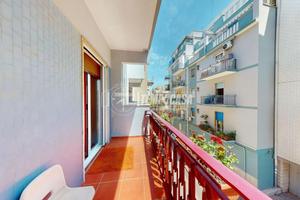 RIFINITO TRIVANI CON POSTO AUTO CONDOMINIALE!