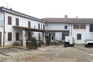 Immobile in asta di 719 m² con più di 5 locali a C