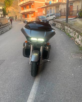 harley road glide ultra bicolore