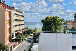 3 LOCALI A DIANO MARINA