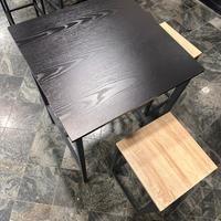 Set tavolo alto con 2 sgabelli